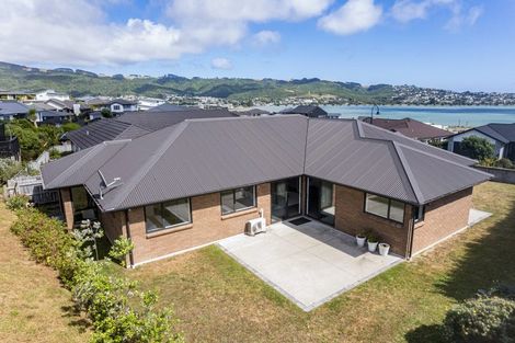Photo of property in 5 Ihakara Arthur Lane, Aotea, Porirua, 5024