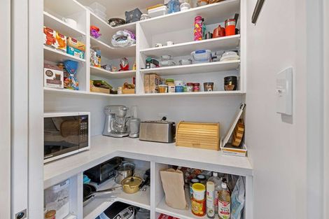 Photo of property in 9 Honeysuckle Place, Northcote, Christchurch, 8052