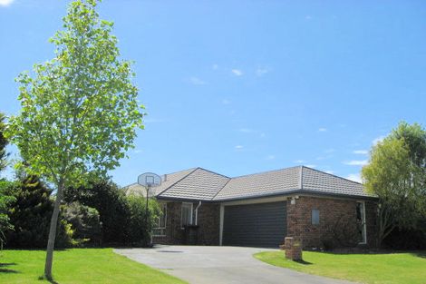 Photo of property in 15 Thornley Place, Woodend, 7610