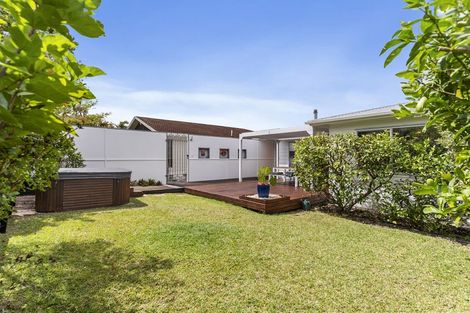 Photo of property in 1/67 Gulf View Road, Murrays Bay, Auckland, 0630