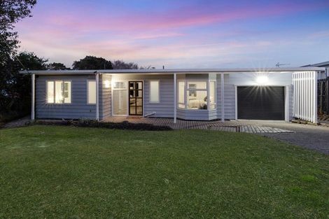 Photo of property in 49 Jaemont Avenue, Te Atatu South, Auckland, 0610