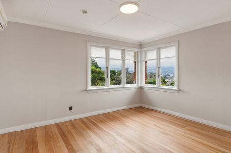 Photo of property in 122 Easther Crescent, Kew, Dunedin, 9012