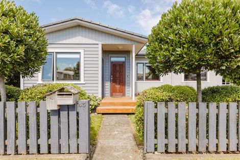 Photo of property in 43 Hospital Street, Dannevirke, 4930