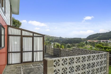 Photo of property in 102 Taylor Terrace, Tawa, Wellington, 5028