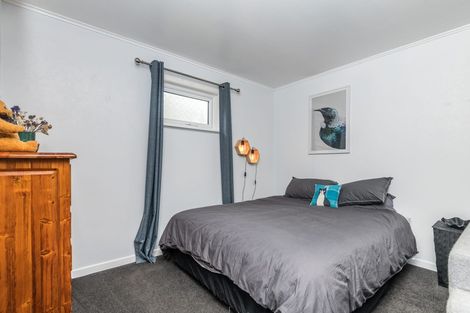 Photo of property in 13 Turville Crescent, Newlands, Wellington, 6037