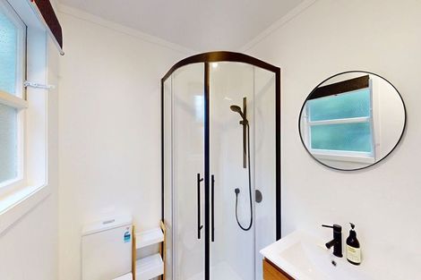 Photo of property in 2/24 Crieff Street, Northland, Wellington, 6012