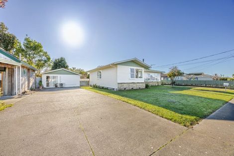 Photo of property in 18 Howard Road, Taradale, Napier, 4112