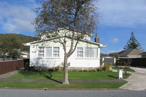 Photo of property in 5 Heather Grove, Fairfield, Lower Hutt, 5011