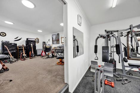 Photo of property in 50 Leslie Street, Waitara, 4320