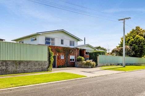 Photo of property in 27 Cameron Street, Hawera, 4610
