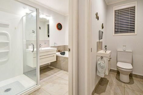 Photo of property in 100 Helenslee Road, Pokeno, 2472