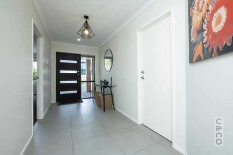 Photo of property in 42 Gilbransen Road, Kumeu, 0810