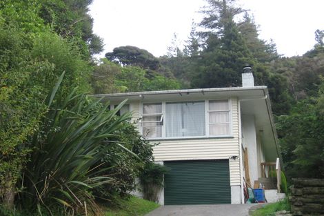 Photo of property in 21 Logie Street, Stokes Valley, Lower Hutt, 5019