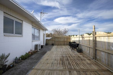 Photo of property in 6 Fairview Place, Westown, New Plymouth, 4310