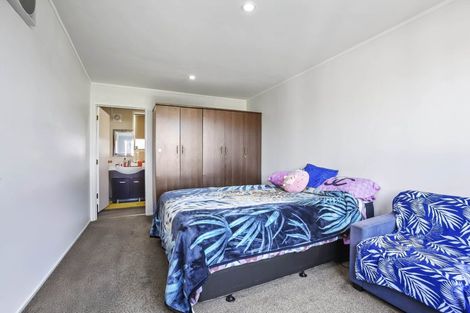 Photo of property in 45b Kurnell Drive, Botany Downs, Auckland, 2010