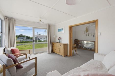 Photo of property in 84 Park Avenue, Waitarere Beach, Levin, 5510