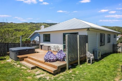 Photo of property in 6 Tobago Crescent, Grenada North, Wellington, 5028