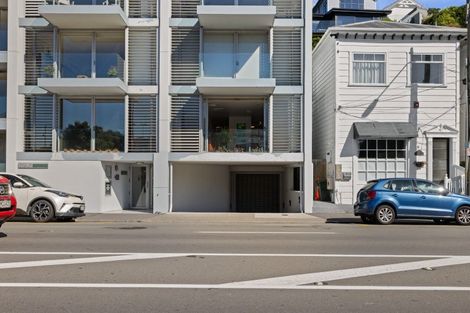 Photo of property in 10/74 Oriental Parade, Oriental Bay, Wellington, 6011