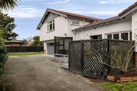Photo of property in 24 Elmira Avenue, Hokowhitu, Palmerston North, 4410