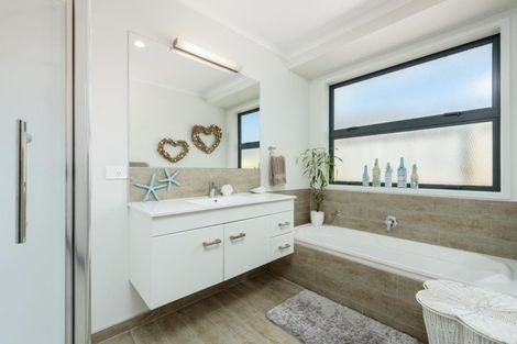 Photo of property in 14 Materawaho Way, Pyes Pa, Tauranga, 3112