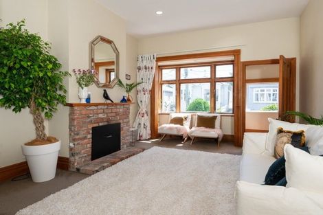 Photo of property in 16 Caroline Street, Mount Victoria, Wellington, 6011