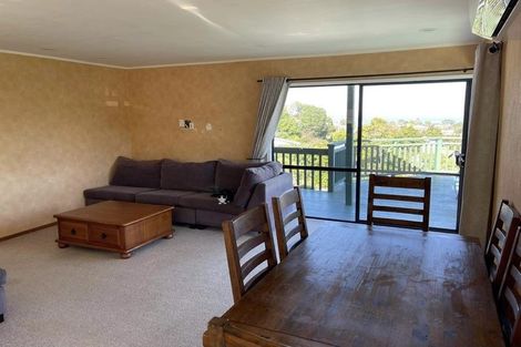 Photo of property in 70 Hadfield Street, Beach Haven, Auckland, 0626