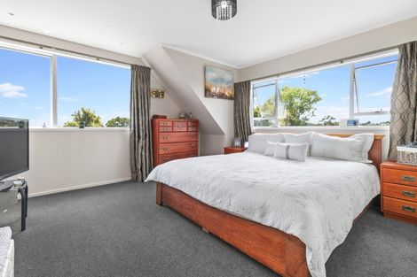 Photo of property in 2 Titiwai Place, Birkenhead, Auckland, 0626
