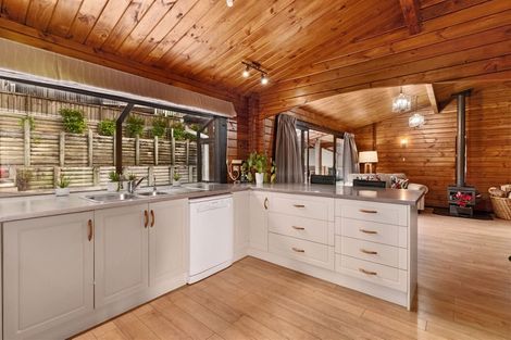 Photo of property in 34 Archers Road, Glenfield, Auckland, 0629