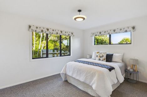 Photo of property in 12 Takahe Drive, Paraparaumu Beach, Paraparaumu, 5032