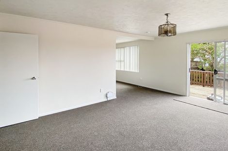 Photo of property in 15 Pisces Road, Glen Eden, Auckland, 0602