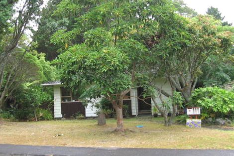 Photo of property in 35 Lavery Place, Sunnynook, Auckland, 0632