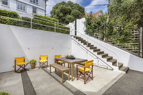 Photo of property in 29a Grass Street, Roseneath, Wellington, 6011