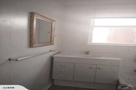 Photo of property in 3 Armagh Street, Levin, 5510