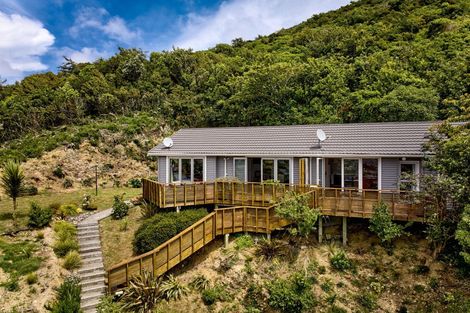 Photo of property in 16 Voltaire Street, Karori, Wellington, 6012