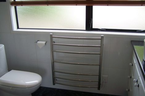 Photo of property in 2/4 Currell Way, Somerville, Auckland, 2014