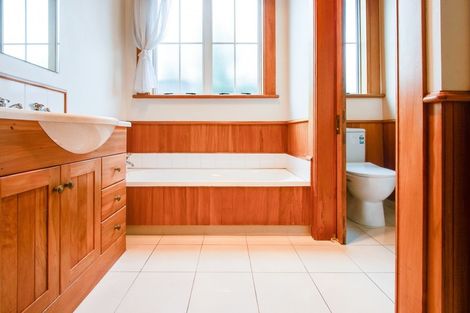 Photo of property in 1010 Heretaunga Street East, Parkvale, Hastings, 4122