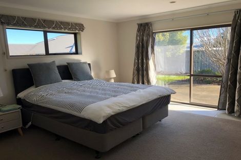 Photo of property in 21 Barwick Place, Huntington, Hamilton, 3210