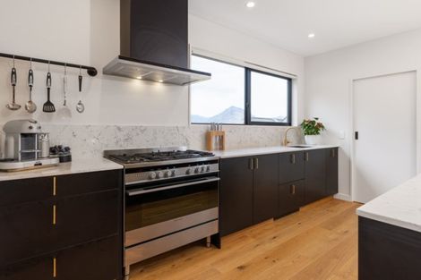 Photo of property in 21 Falconer Rise, Jacks Point, Queenstown, 9371