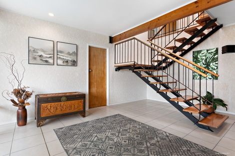 Photo of property in 18 Speedy Crescent, Hillcrest, Auckland, 0627