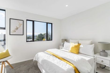 Photo of property in 19a Bradbury Road, Botany Downs, Auckland, 2010