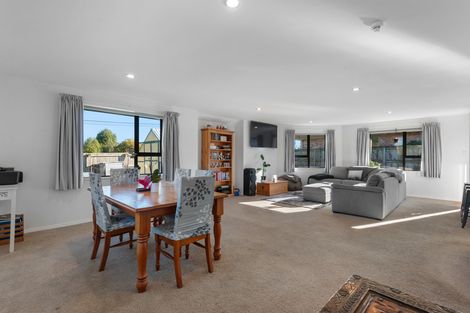 Photo of property in 1 White Hart Lane, Mosgiel, 9024
