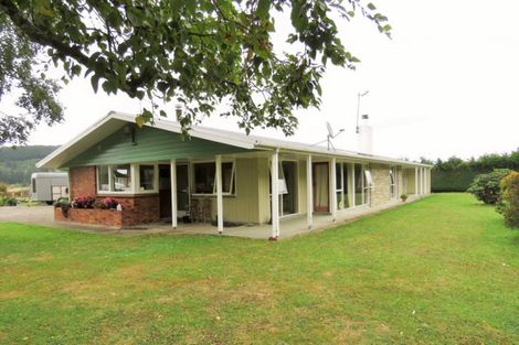Photo of property in 194 Muhunoa Road East, Ohau, Levin, 5570