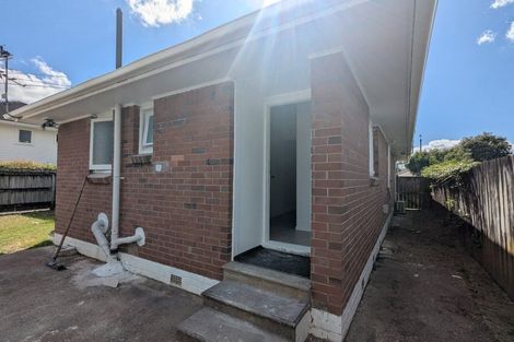 Photo of property in 30 Kervil Avenue, Te Atatu Peninsula, Auckland, 0610