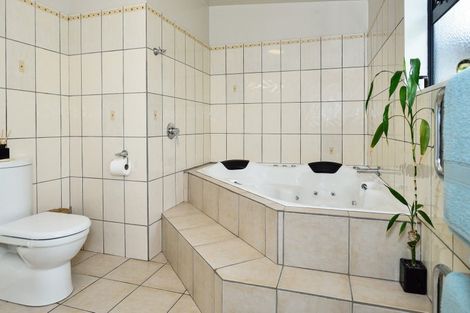 Photo of property in 225 Mahia East Coast Road, Mahia, 4198