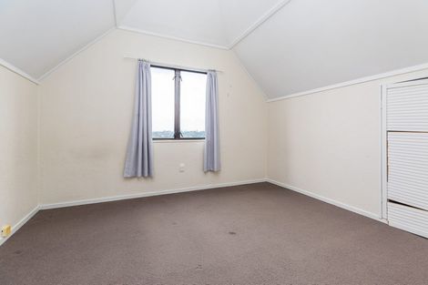 Photo of property in 2/24 Thalia Place, Totara Vale, Auckland, 0629