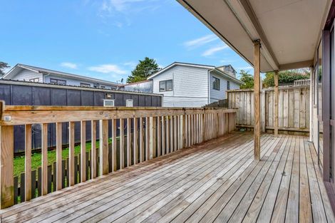 Photo of property in 7 Flaunty Place, West Harbour, Auckland, 0618