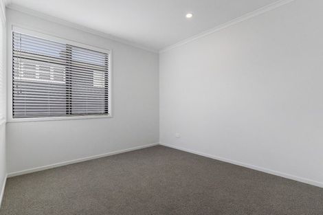 Photo of property in 1092a Great North Road, Point Chevalier, Auckland, 1022