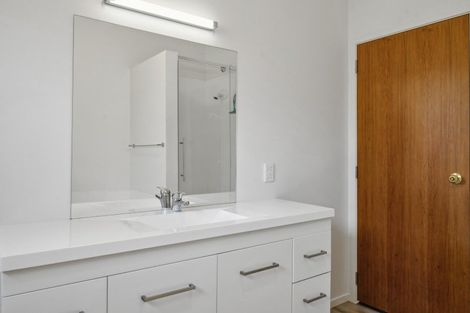 Photo of property in 2/11 Kereru Street, Two Mile Bay, Taupo, 3330