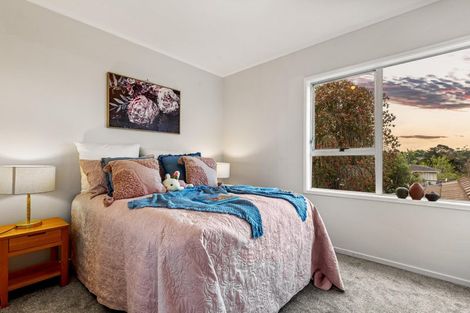 Photo of property in 17 Malmo Place, Massey, Auckland, 0614