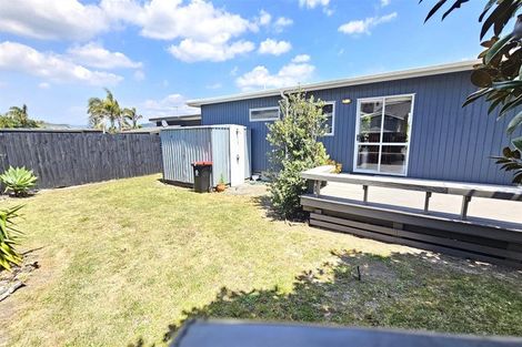 Photo of property in 102 Sands Crescent, Matarangi, Whitianga, 3592